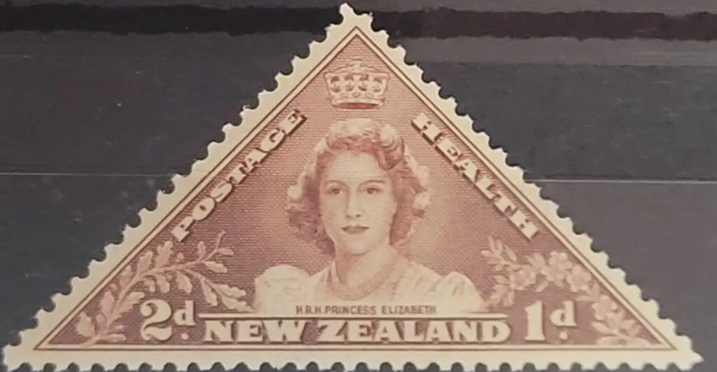 New-Zealand 1943 Health Stamps 2p+1p